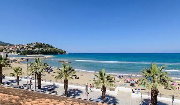 Magia לינה וארוחת בוקר אגרופולי