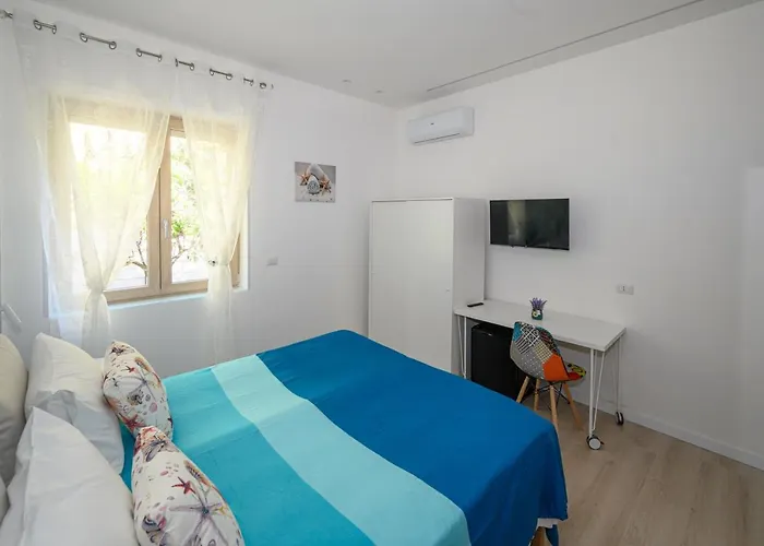 לינה וארוחת בוקר Magia אגרופולי